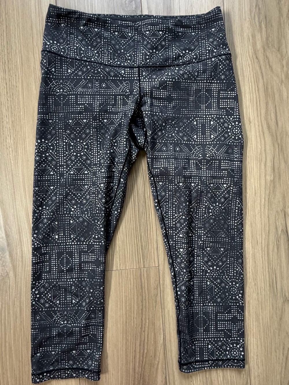 PRANA Pillar Black & Gray Mosaic Cropped Leggings Sz Small